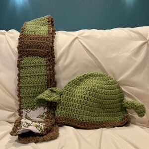 Handmade Toddler / Preschool Star Wars Baby Yoda Knit Hat and Scarf Set NEW